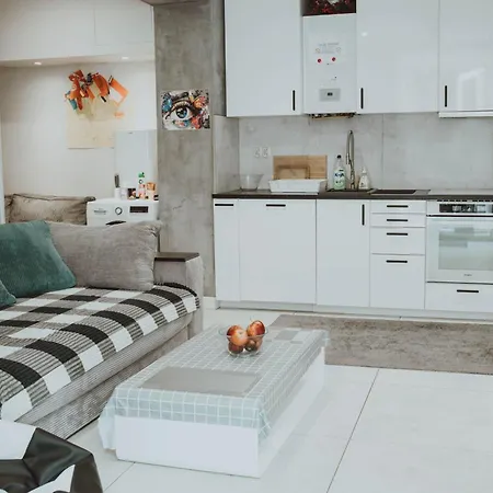 Grand Comfort 3 Bedroom, 3 Bathroom, Ground Floor&Fresh Air-2